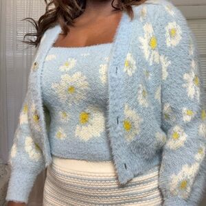 WILLOW & WIND Floral Blue Sweater Set